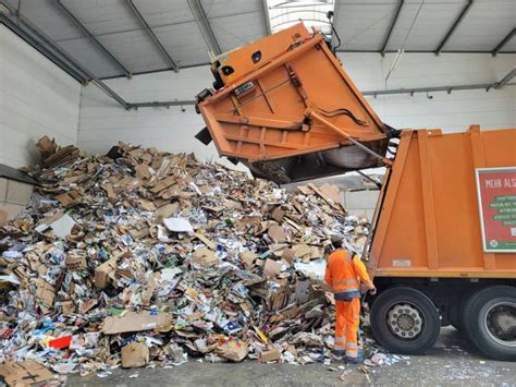 What is the Salary for a Trash Collector? A Comprehensive 2024 Guide